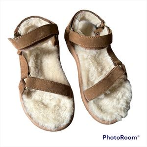 Shearling Tevas